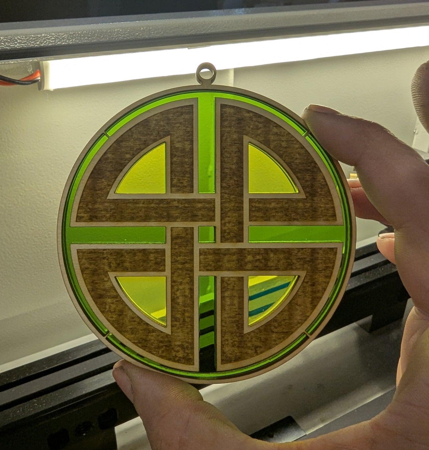 "Shield Knot" Indoor Suncatcher - Green/Gold
