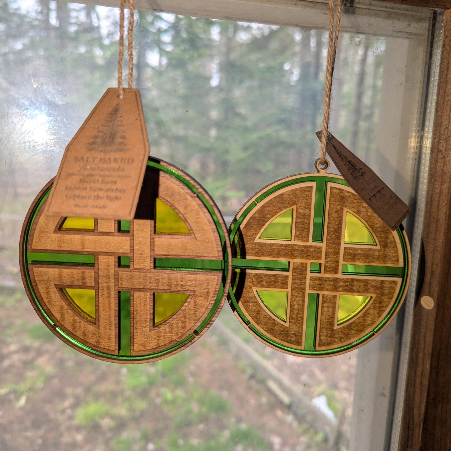 "Shield Knot" Indoor Suncatcher - Green/Gold